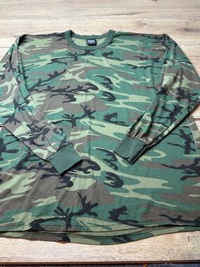 Rothco Men’s Vintage Long-Sleeve Woodland Camouflage T-Shirt Size 3XL